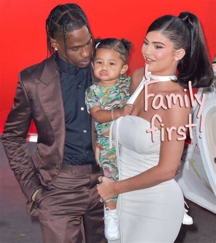 Kylie Jenner & Travis Scott Reunite For Lunch Date With Stormi: Pics – Hollywood Life