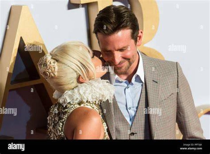 Lady Gaga Bradley Cooper Kiss