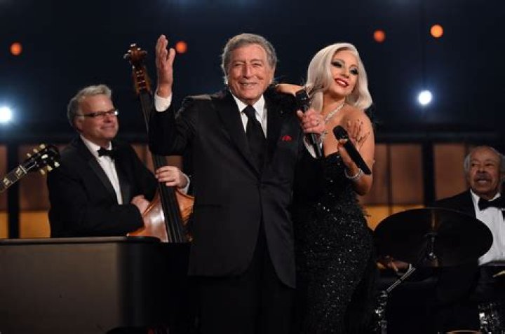 Lady Gaga Dedicates Song To Friend Tony Bennett At Concert: Photos – Hollywood Life