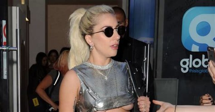 Lady Gaga Flashes Nipples