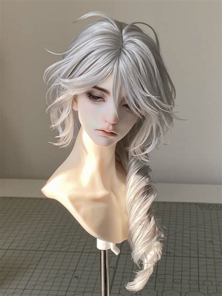 Laura, Gus