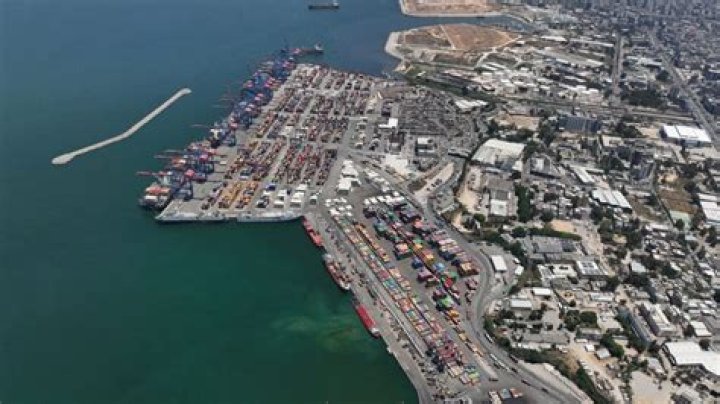 Lebanese Port Workers Survey The Scene