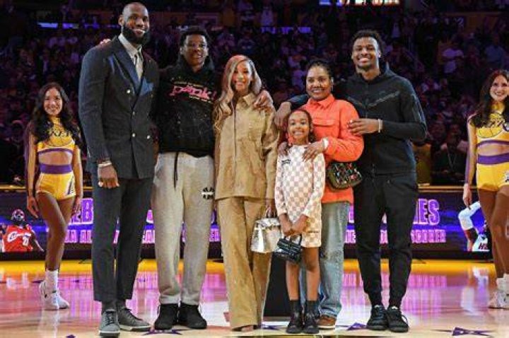 LeBron James, Family