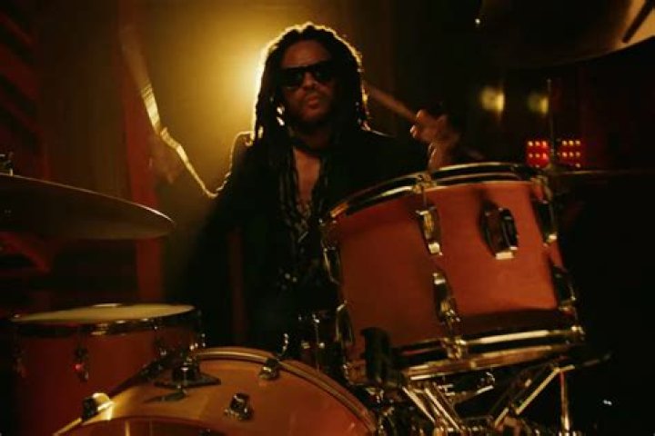 Lenny Kravitz Is A ‘Billionaire’ In Stella Artois’s Super Bowl LV Ad – Hollywood Life