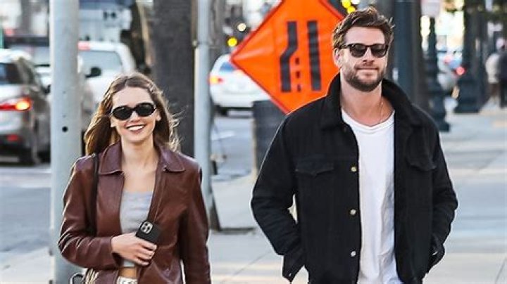 Liam Hemsworth & Girlfriend In Beverly Hills Shopping: Photos – Hollywood Life