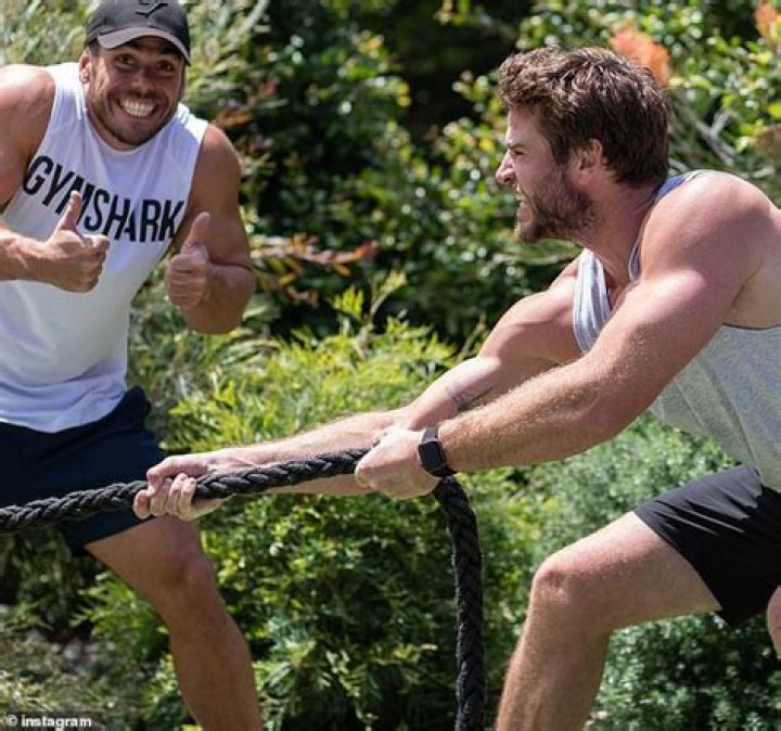 Liam Hemsworth Says ‘Exercise’ Helped Him After Many Years Of ‘Stress’ – Hollywood Life