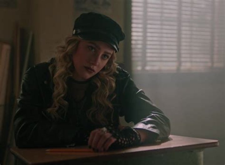 Lili Reinhart As Young Alice