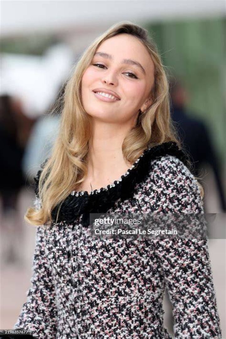 Lily-Rose Depp A Paris Fashion Week S/S 2022