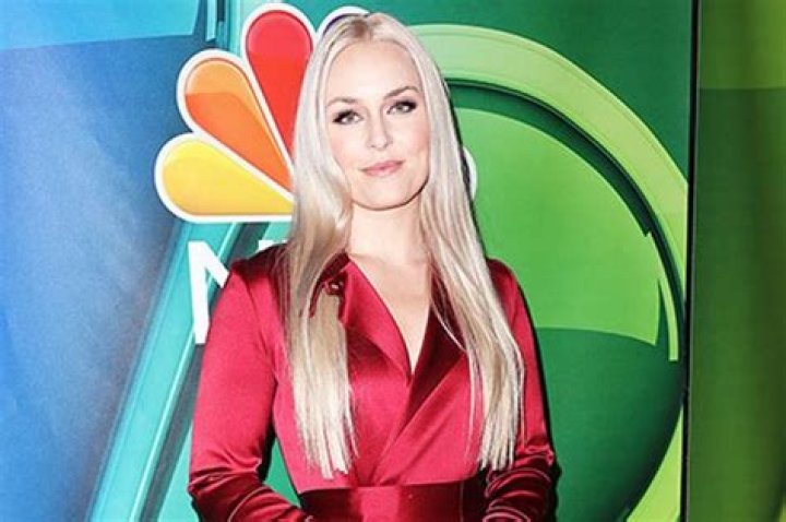 Lindsey Vonn Rocks A Bikini While Walking A Tightrope & Holding A Cocktail: Photo 