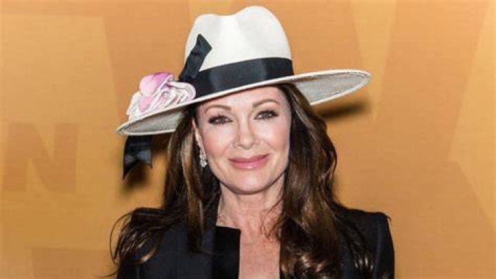 Lisa Vanderpump Feels ‘Conflicted’ Ahead Of ‘RHOBH’ Finale: ‘It’s An End Of An Era’