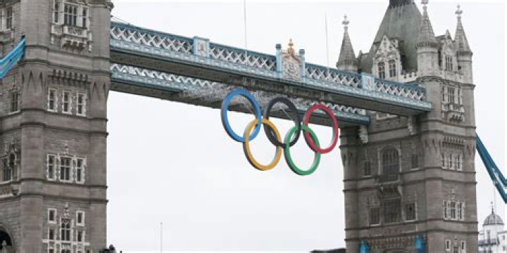 London Rings In 2021