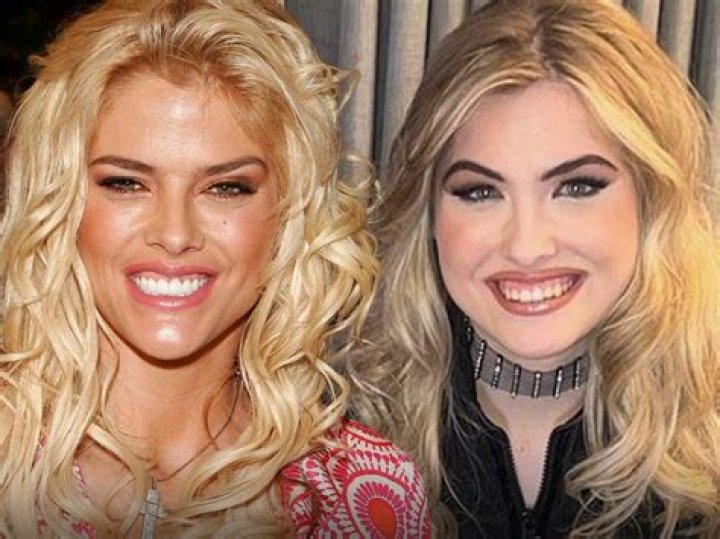 Looks Just Like Anna Nicole Smith In Pics – Hollywood Life