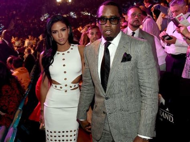 Lori Harvey & Diddy Leave Strip Club Together — Watch – Hollywood Life