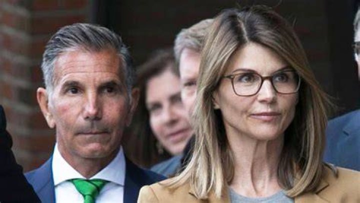 Lori Loughlin & Mossimo Giannulli Spotted In Cabo San Lucas, Mexico – Hollywood Life