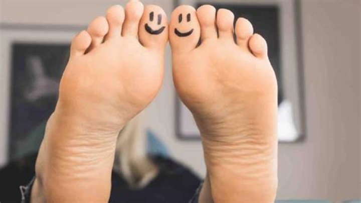 &lsquo;Six Feet Under&rsquo; Cast Then & Now: Peter Krause & More