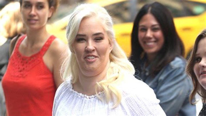 Mama June & Family Gather For Anna ‘Chickadee’ Cardwell’s Funeral – Hollywood Life
