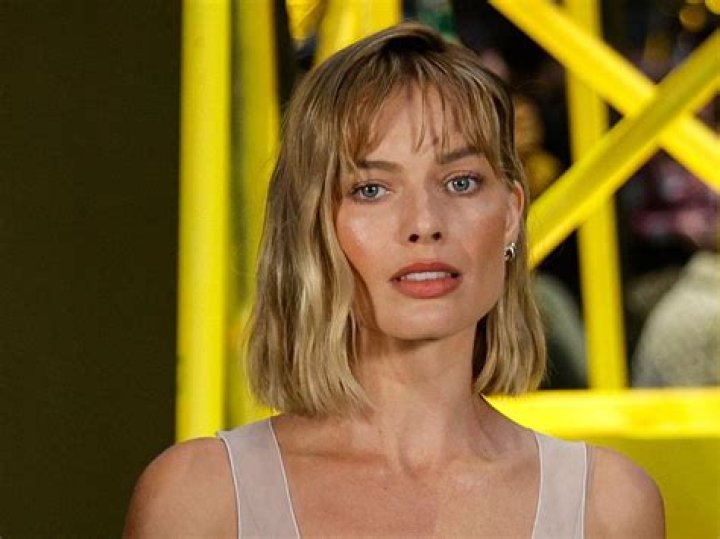 Margot Robbie showed her support for house Gryffindor this weekend by donning a scarf in yellow and red to watch an outdoor screening of Harry Potter and the Chamber of Secrets. The 29-year-old Australian actress, who currently stars in Once Upon A Time in Hollywood, joined a slew of celebrities at the Labor Day holiday weekend Cinespia event at the Hollywood Forever Cemetery in Los Angeles on Saturday 31 August. Other stars in attendance at the event, which was presented by Amazon Studios & Amazon Prime Video, included Joey King&nbsp;and her boyfriend Steven Piet,&nbsp;Adele,&nbsp;Jessica Williams,&nbsp;Cara Delevingne&nbsp;and&nbsp;Ashley Benson. The next night (Sunday 1 September),&nbsp;Jennie Garth&nbsp;and her husband&nbsp;Dave Abrams&nbsp;showed up to watch a screening of&nbsp;When Harry Met Sally, along with Carter Jenkins,&nbsp;Kaitlyn Dever, singer&nbsp;Bonnie McKee&nbsp;and Bachelor star Nick Viall. Other guests, not pictured, at the&nbsp;When Harry Met Sally&nbsp;screening included&nbsp;Channing Tatum&nbsp;with&nbsp;Jessie J&nbsp;and friends and&nbsp;Tobey Maguire&nbsp;with friends. 03 Sep 2019 Pictured: Margot Robbie was among a slew of celebs who enjoyed a Cinespia hosted screening event, which took place on Saturday 31 August and Sunday 1 September at the Hollywood Forever Cemetery in Los Angeles. Other attendees included Joey King&nbsp;and her boyfriend Steven Piet,&nbsp;Adele,&nbsp;Jessica Williams,&nbsp;Cara Delevingne&nbsp;and&nbsp;Ashley Benson plus Jennie Garth&nbsp;and her husband&nbsp;Dave Abrams, Carter Jenkins,&nbsp;Kaitlyn Dever, singer&nbsp;Bonnie McKee&nbsp;and Bachelor star Nick Viall. LOCAL CAPTION: Harry Potter screening. Photo credit: Cinespia/ MEGA TheMegaAgency.com +1 888 505 6342 (Mega Agency TagID: MEGA494564_005.jpg) [Photo via Mega Agency]