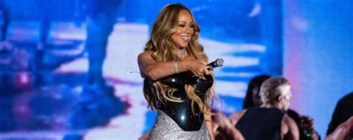 Mariah Carey Performs On iHeart’s Living Room Concert: Watch – Hollywood Life