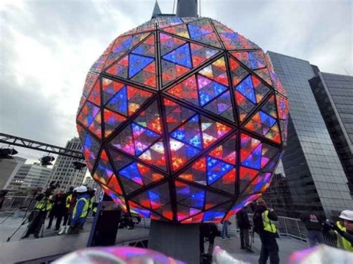 Mariah CareyTimes Square NYE Ball Drop, New York, USA - 31 Dec 2017WEARING YOUSEF AL JASMI