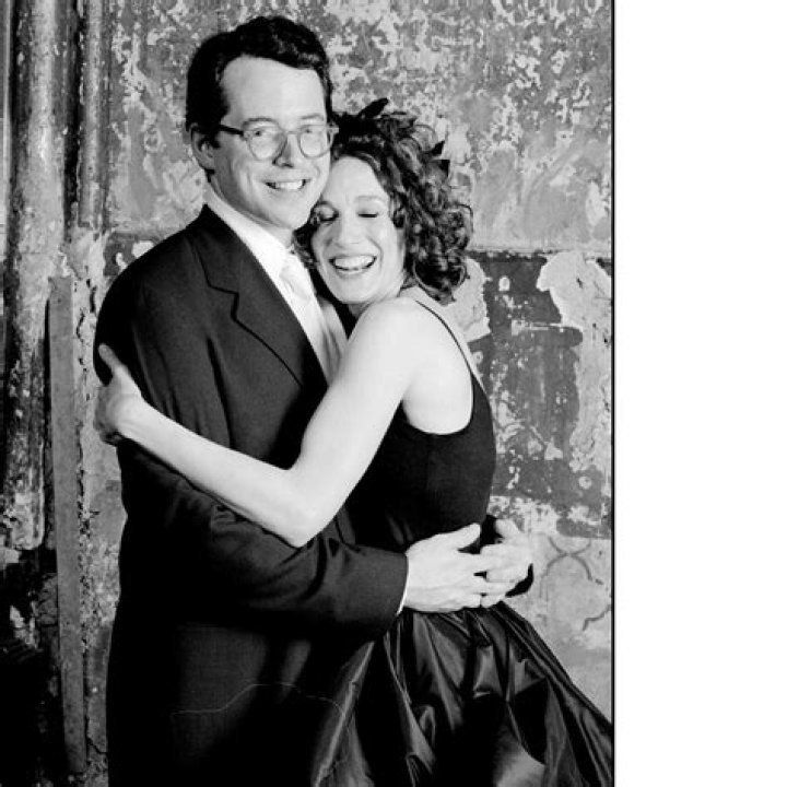 Matthew Broderick & SJP Take The Kids To School