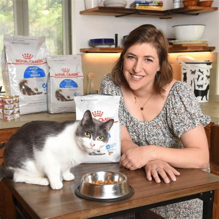 Mayim Bialik Joined Royal Canin`s Take Your Cat to the Vet Campaign