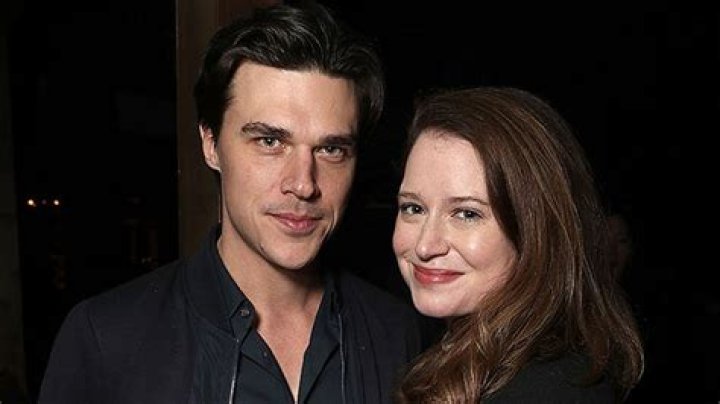 Meet The ‘AHS’ Actor’s Wife, Sarah Roberts – Hollywood Life