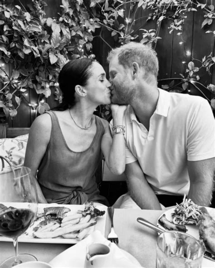 Meghan Markle & Prince Harry Kiss In Never-Before-Seen Photos For Doc – Hollywood Life