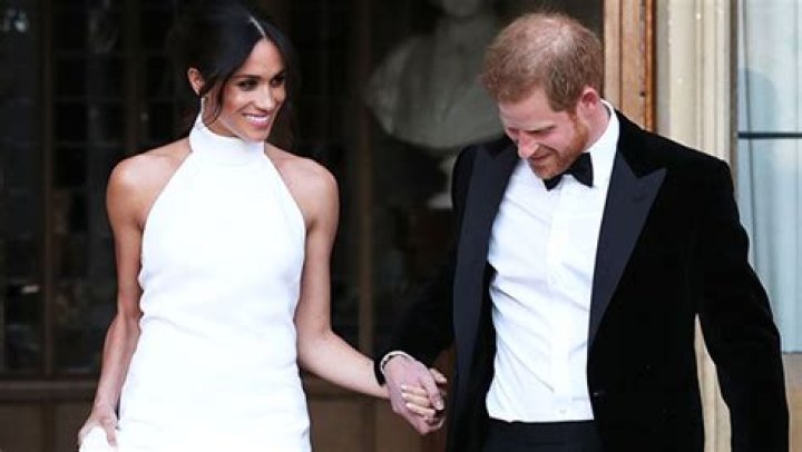 Meghan Markle & Prince Harry Share First Dance Photos From Wedding – Hollywood Life