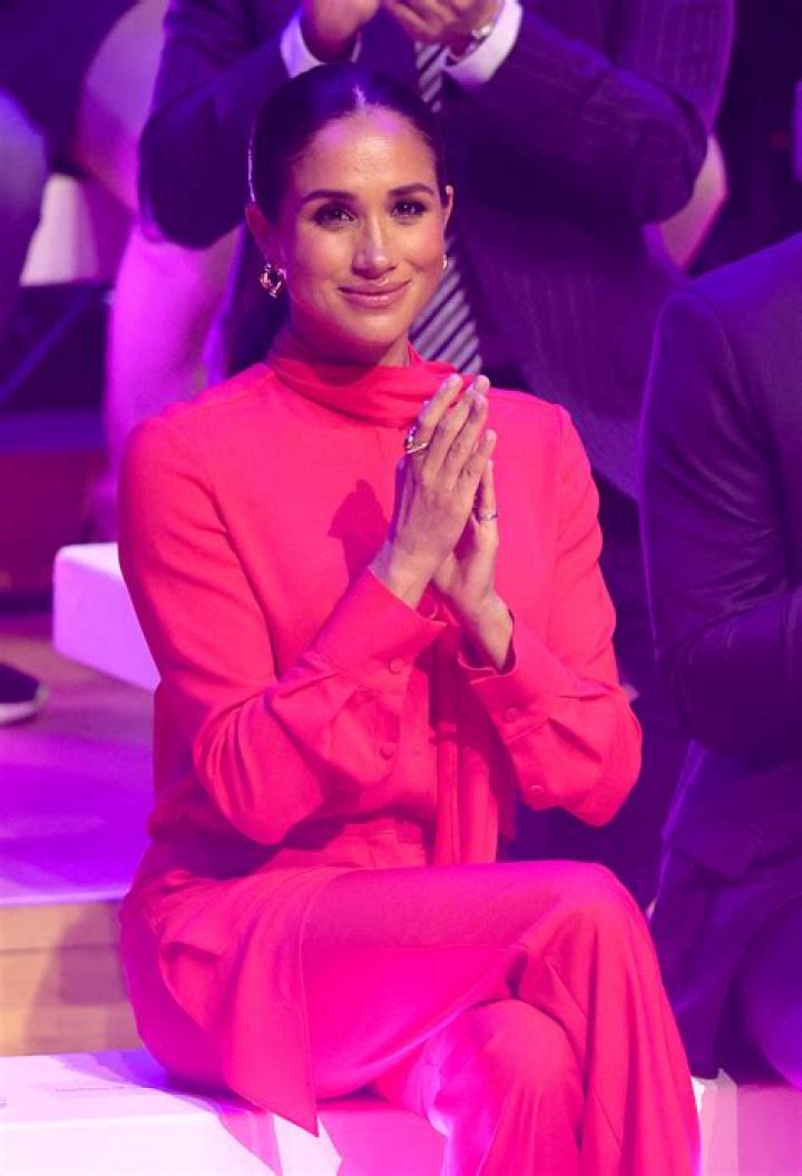 Meghan Markle shows off her engagement ring