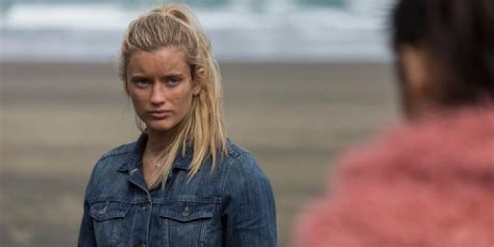 Mia Healey As Shelby Goodkind