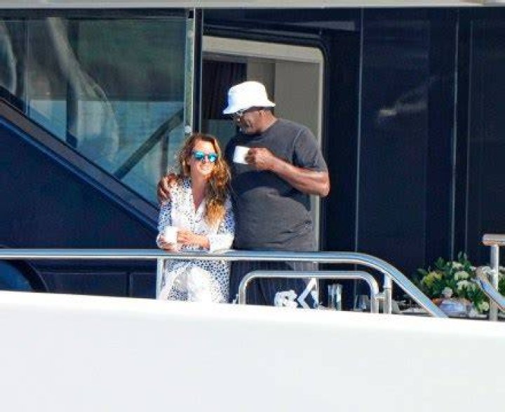 Michael Jordan & Wife Yvette Prieto Enjoy St. Tropez Vacation – Hollywood Life