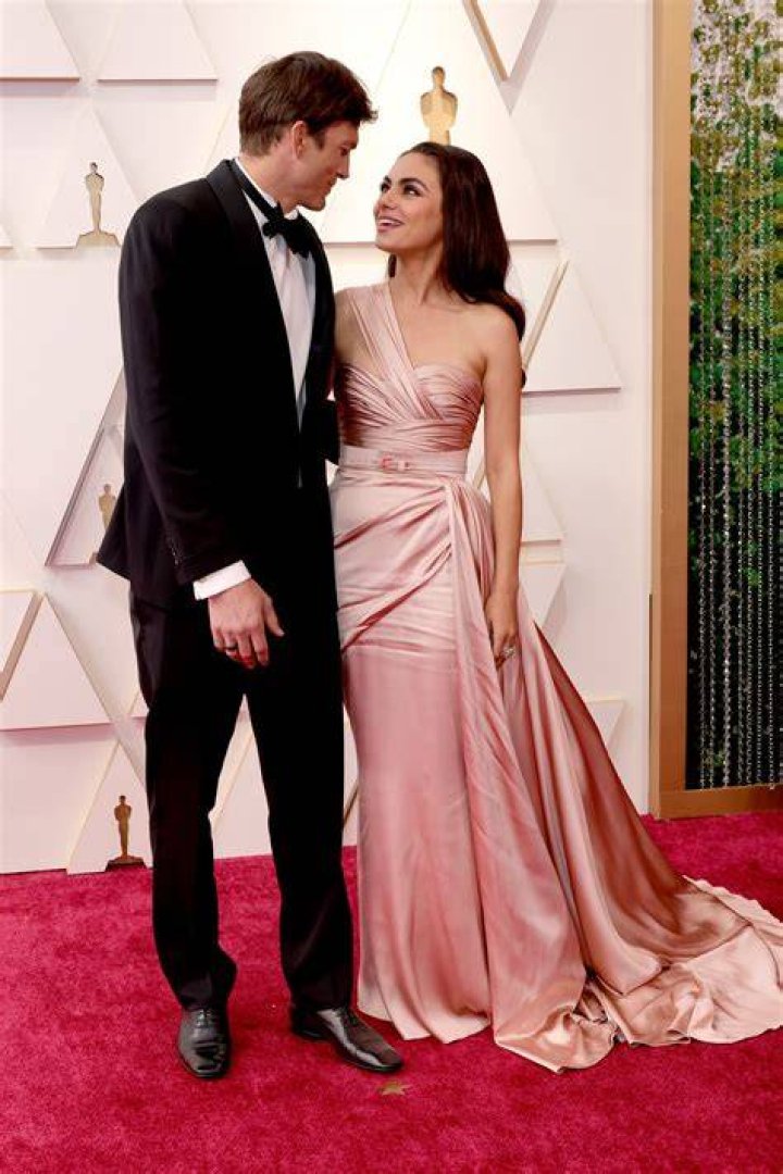 Mila Kunis Ashton Kutcher Oscars 2022