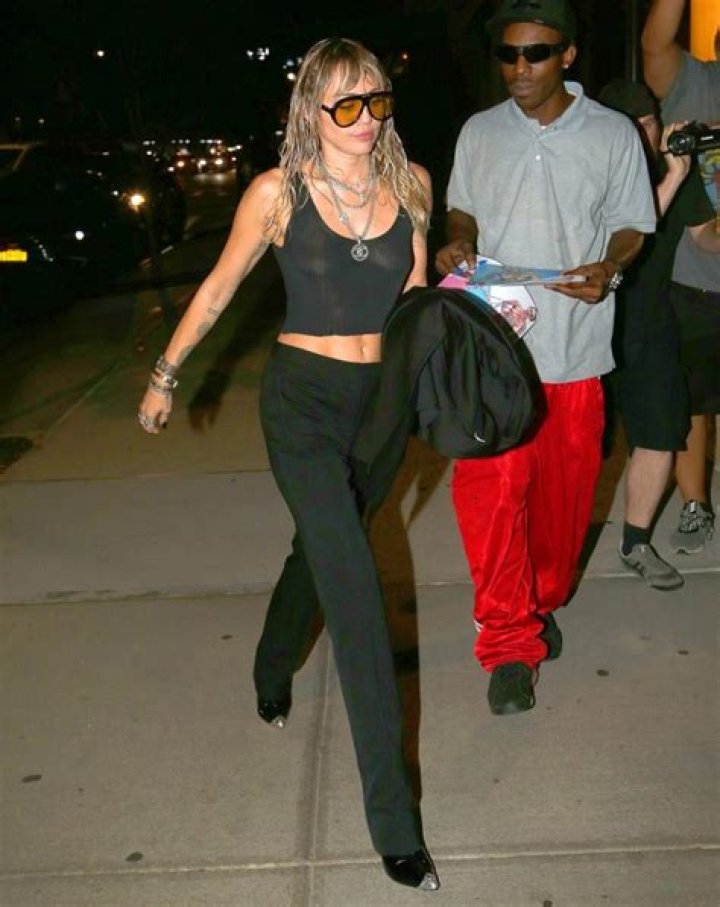 Miley Cyrus’ Best Post-Breakup Looks – Hollywood Life