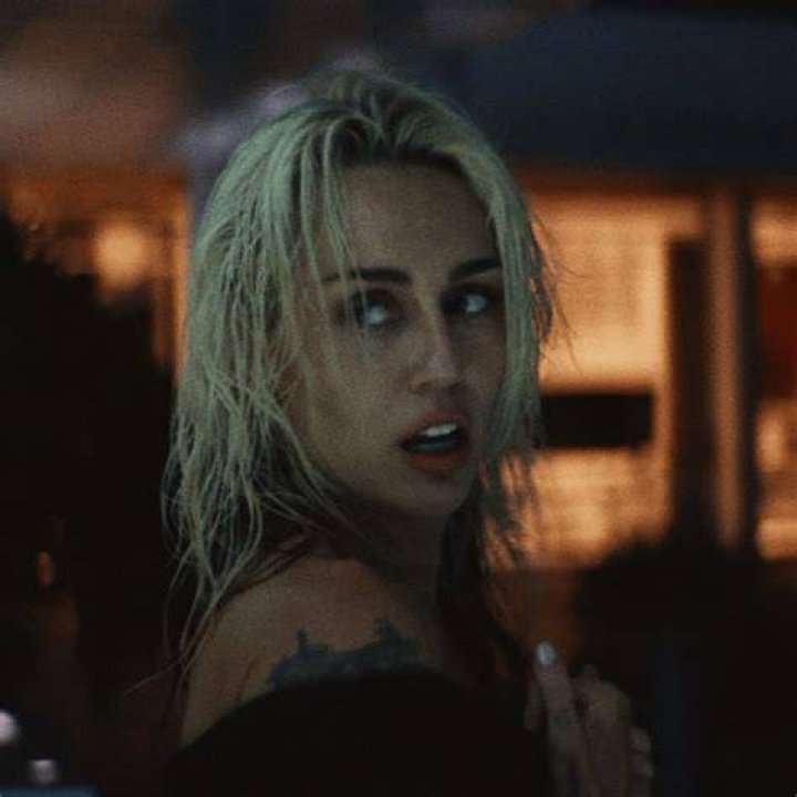 miley flowers