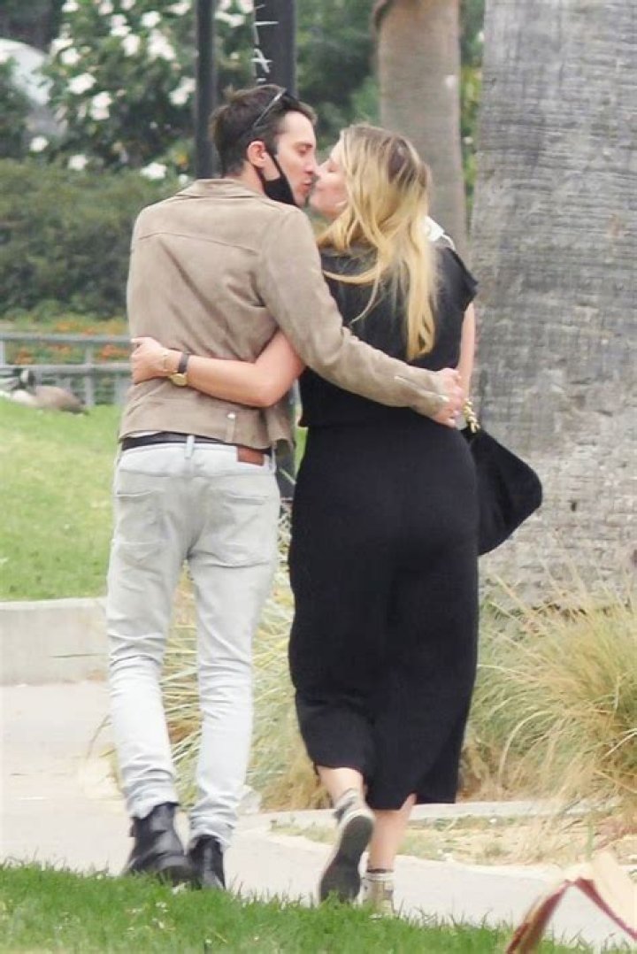 Mischa Barton Kisses A Mystery Man