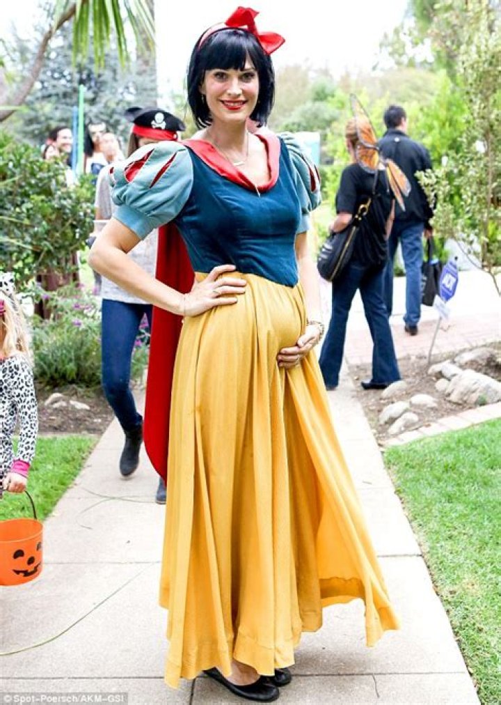 Molly Sims as Snow White