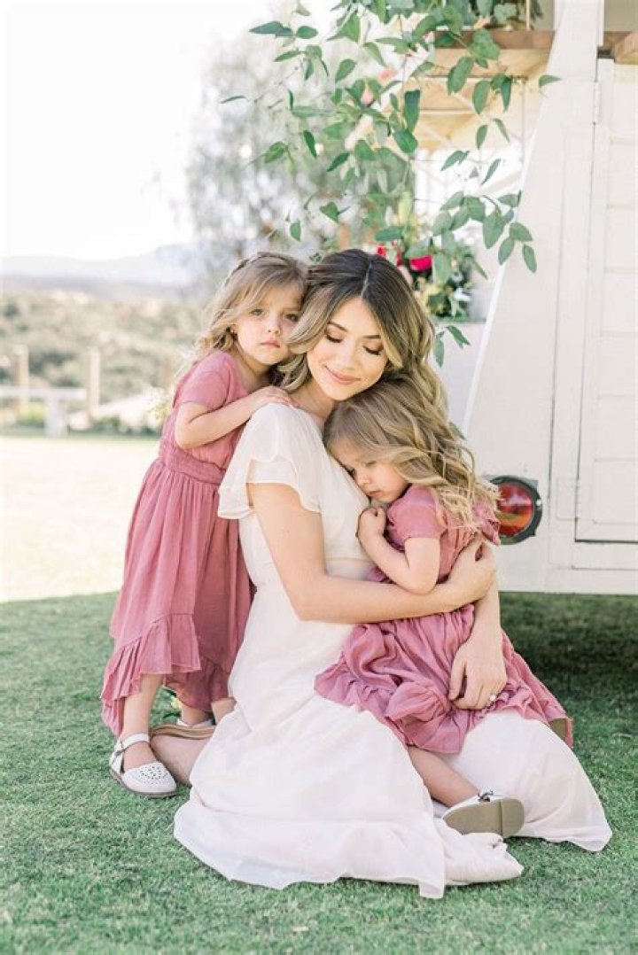 Mommy & Me Pics – Hollywood Life