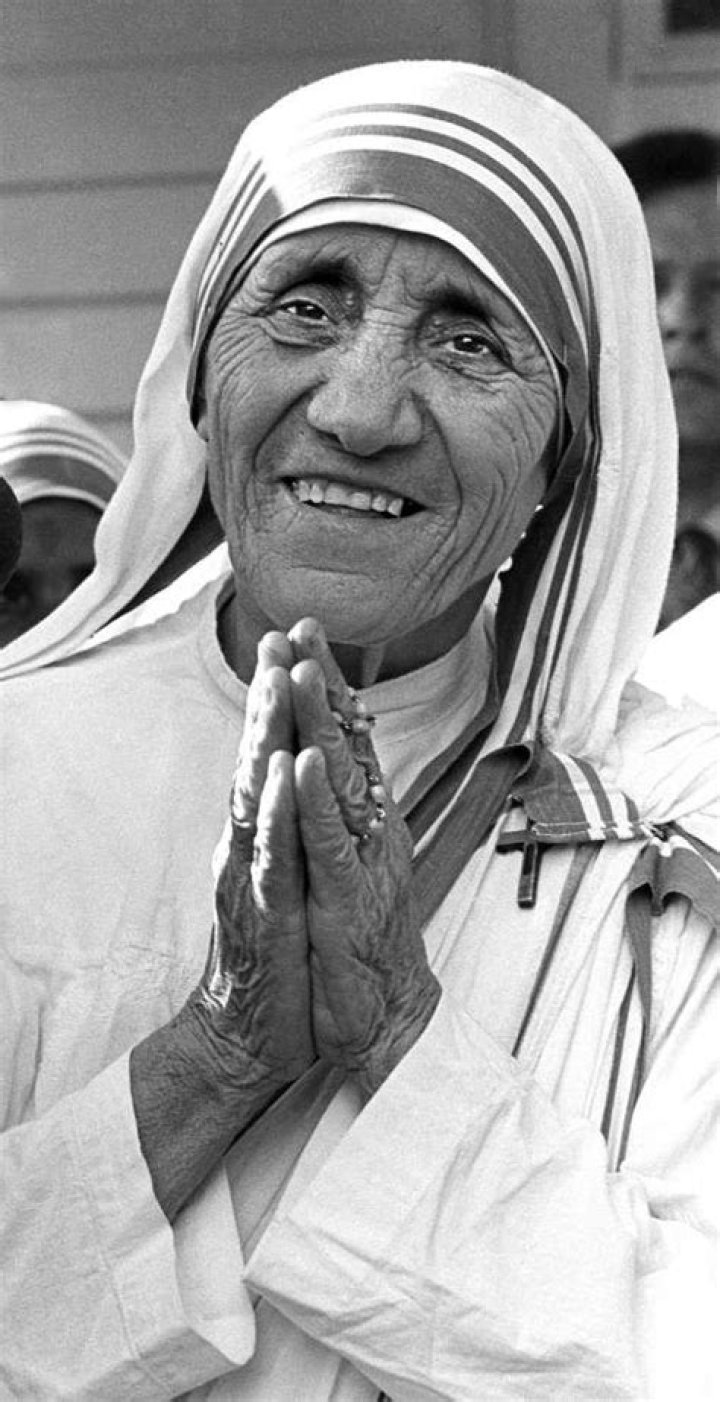 Mother Teresa of Calcutta praying