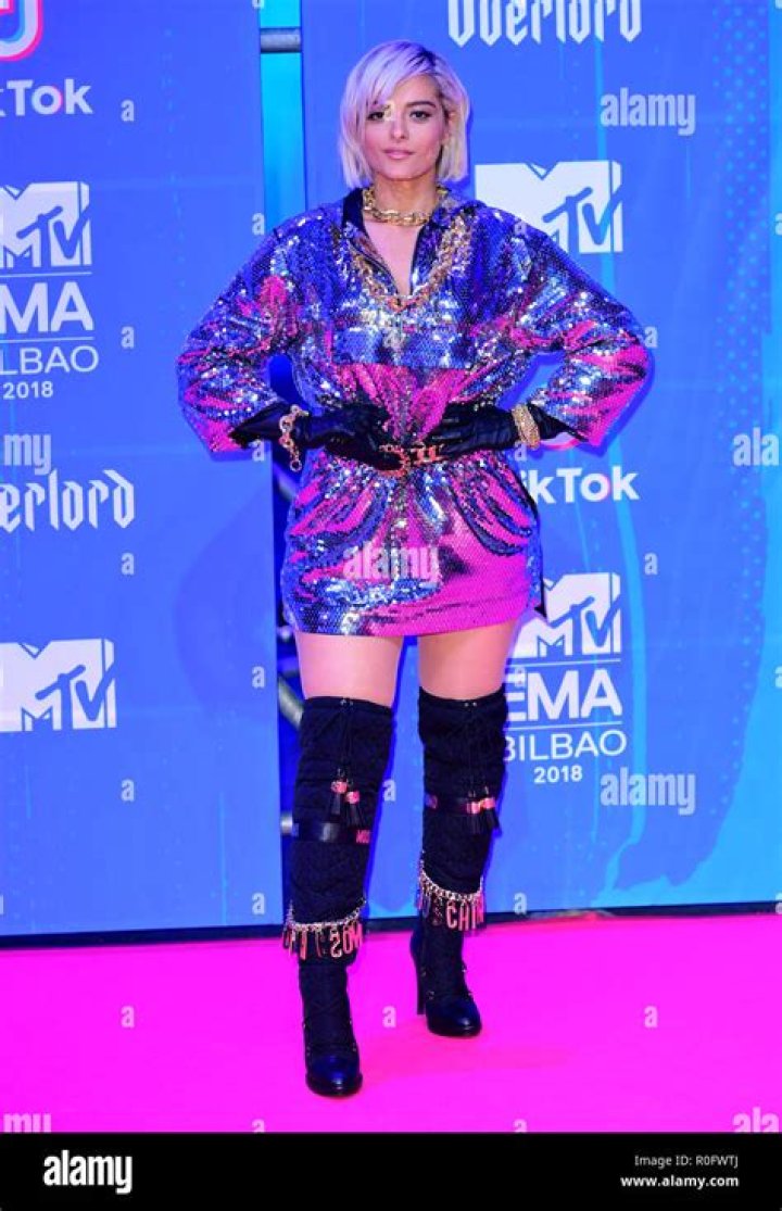 MTV Europe Music Awards 2018 - Arrivals - Bilbao. Hailee Steinfeld attending the MTV Europe Music Awards 2018 held at the Bilbao Exhibition Centre, Spain. Picture date: Sunday November 4, 2018. See PA story SHOWBIZ MTV. Photo credit should read: Ian West/PA Wire URN:39509369 (Press Association via AP Images)