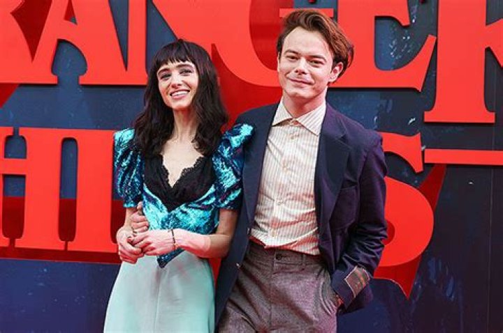 Natalia Dyer & Charlie Heaton At Stranger Things 4 Premiere: Photos – Hollywood Life