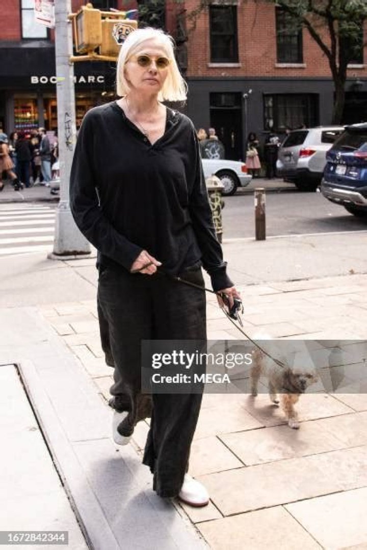 New York, NY - Ellen Pompeo steps out with her son Eli Christopher in New York City. Pictured: Ellen Pompeo BACKGRID USA 28 JUNE 2023 USA: +1 310 798 9111 / UK: +44 208 344 2007 / *UK Clients - Pictures Containing Children Please Pixelate Face Prior To Publication*