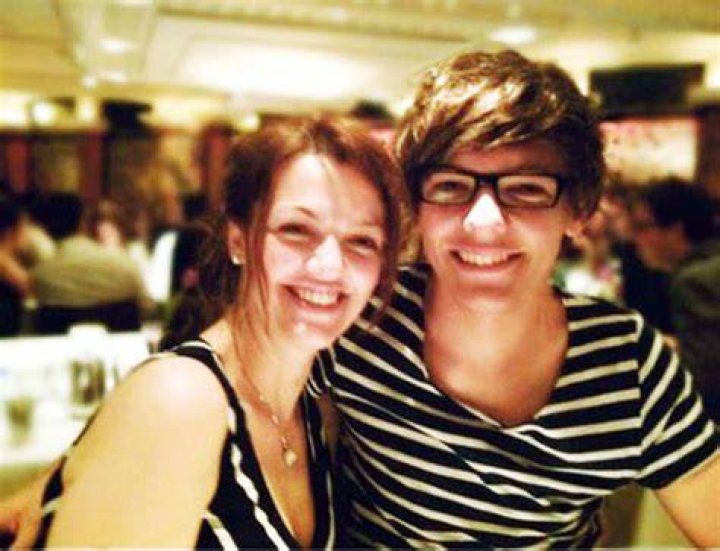 Niall Horan Louis Tomlinson Mom Death