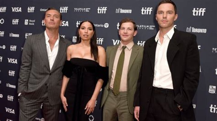 Nicholas Hoult Cuts A Dapper Figure At &lsquo;Bones & All&rsquo; Premiere