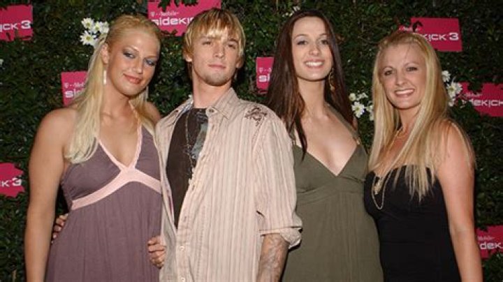 Nick & Aaron Carter’s Sister Bobbie Jean Dead at 41 – Hollywood Life