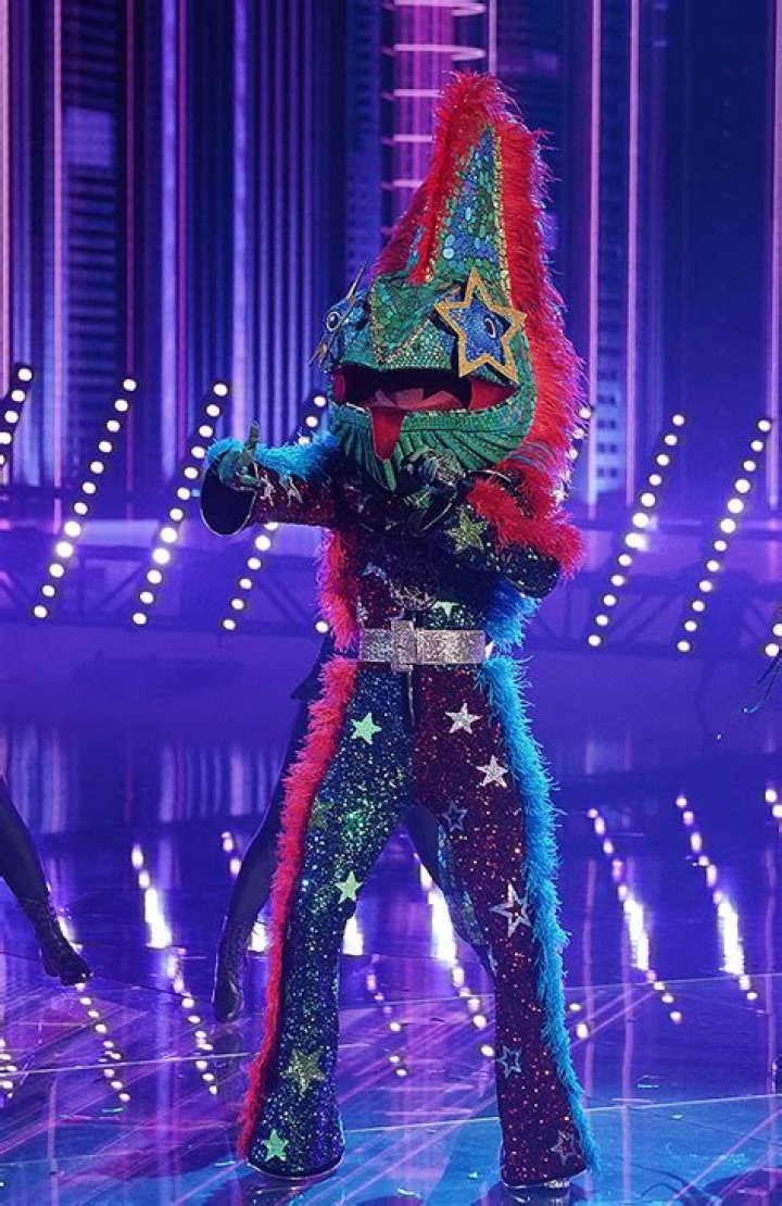 Nick Cannon Is The Bulldog On ‘The Masked Singer’ — Recap – Hollywood Life