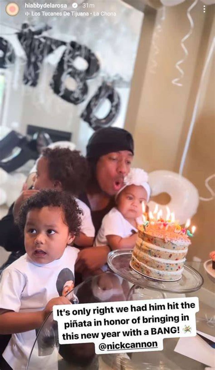 Nick Cannon Kisses His Newborn Twins With Mom Abby De La Rosa 1 Month After Surprise Birth — Photos