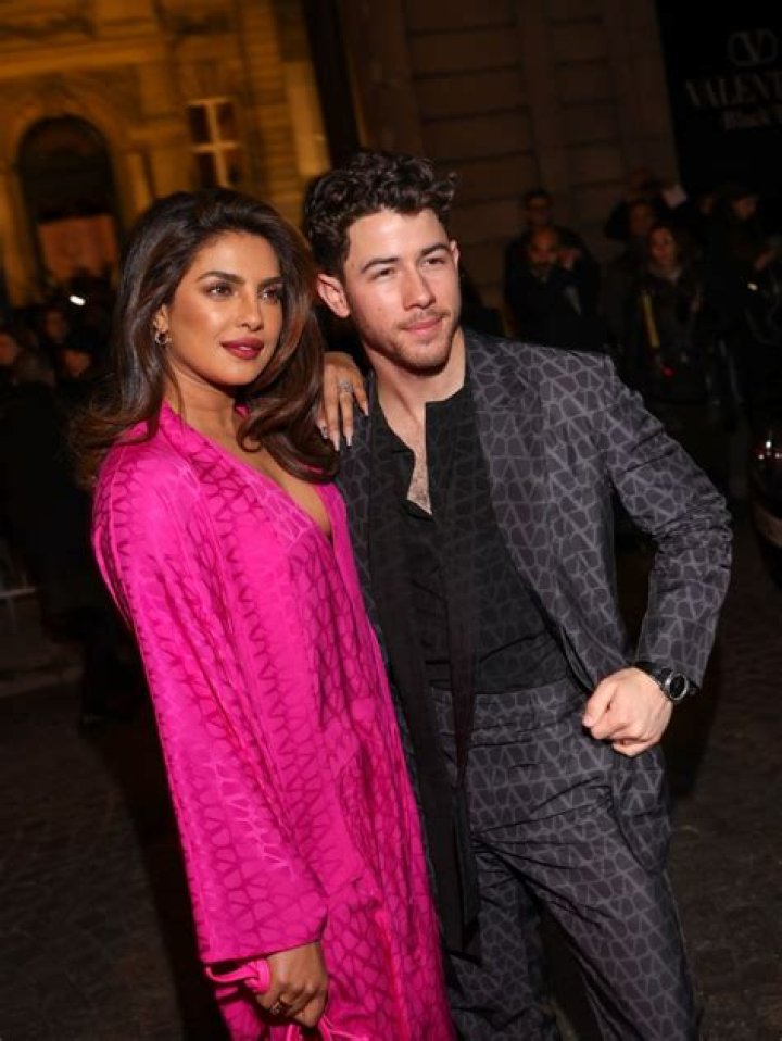 Nick Jonas & Priyanka Chopra Are Couple Goals While Twinning With Face Masks: ‘Date Night Done Right’
