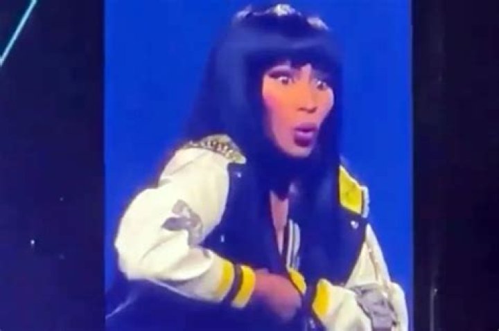 Nicki Minaj Nip Slip — Boobie Bounced Out On BET’s ‘106 & Park’ – Hollywood Life