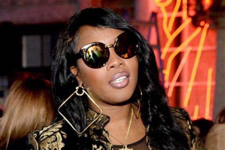 Nicki Minaj Talks Lil Kim Feud & Says New Rappers Are Taught To Diss Her – Hollywood Life