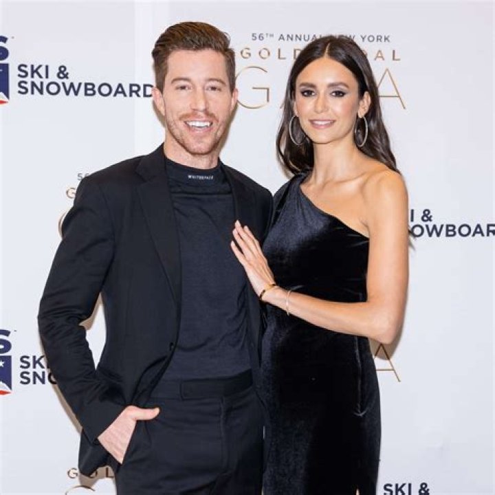 Nina Dobrev, Shaun White